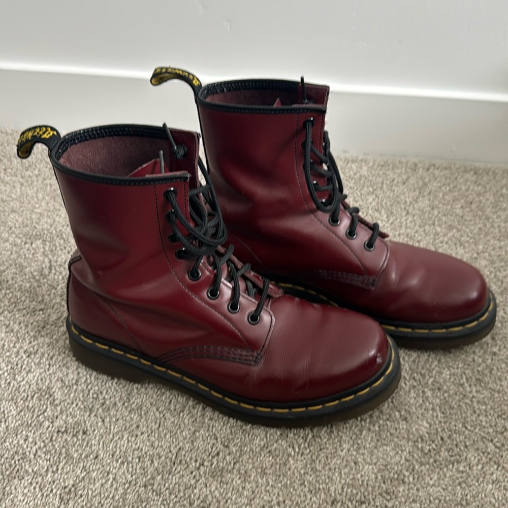Used size 9 doc marten boots